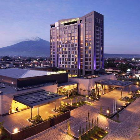 Grand Mercure Malang Exterior foto