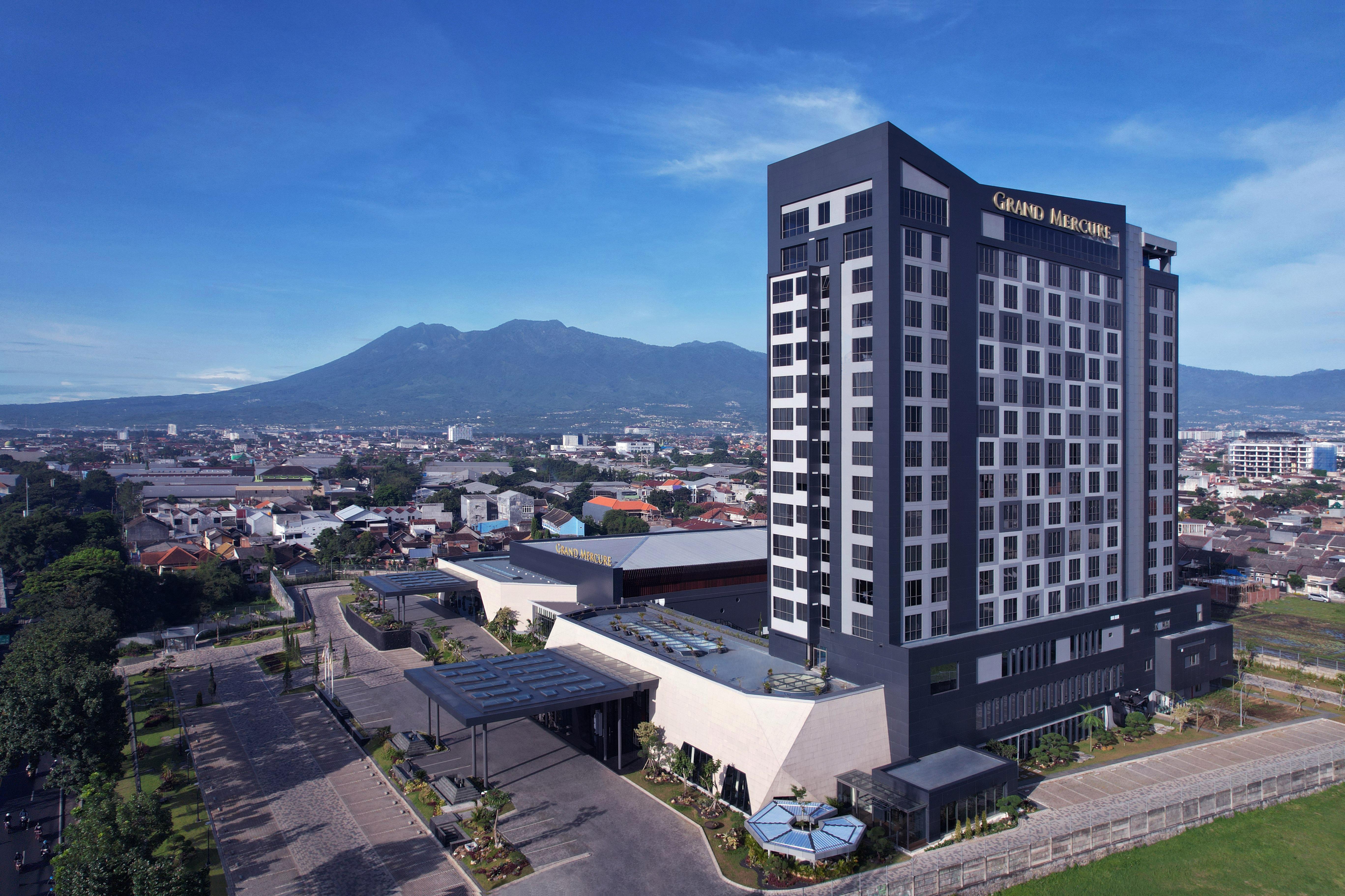 Grand Mercure Malang Exterior foto