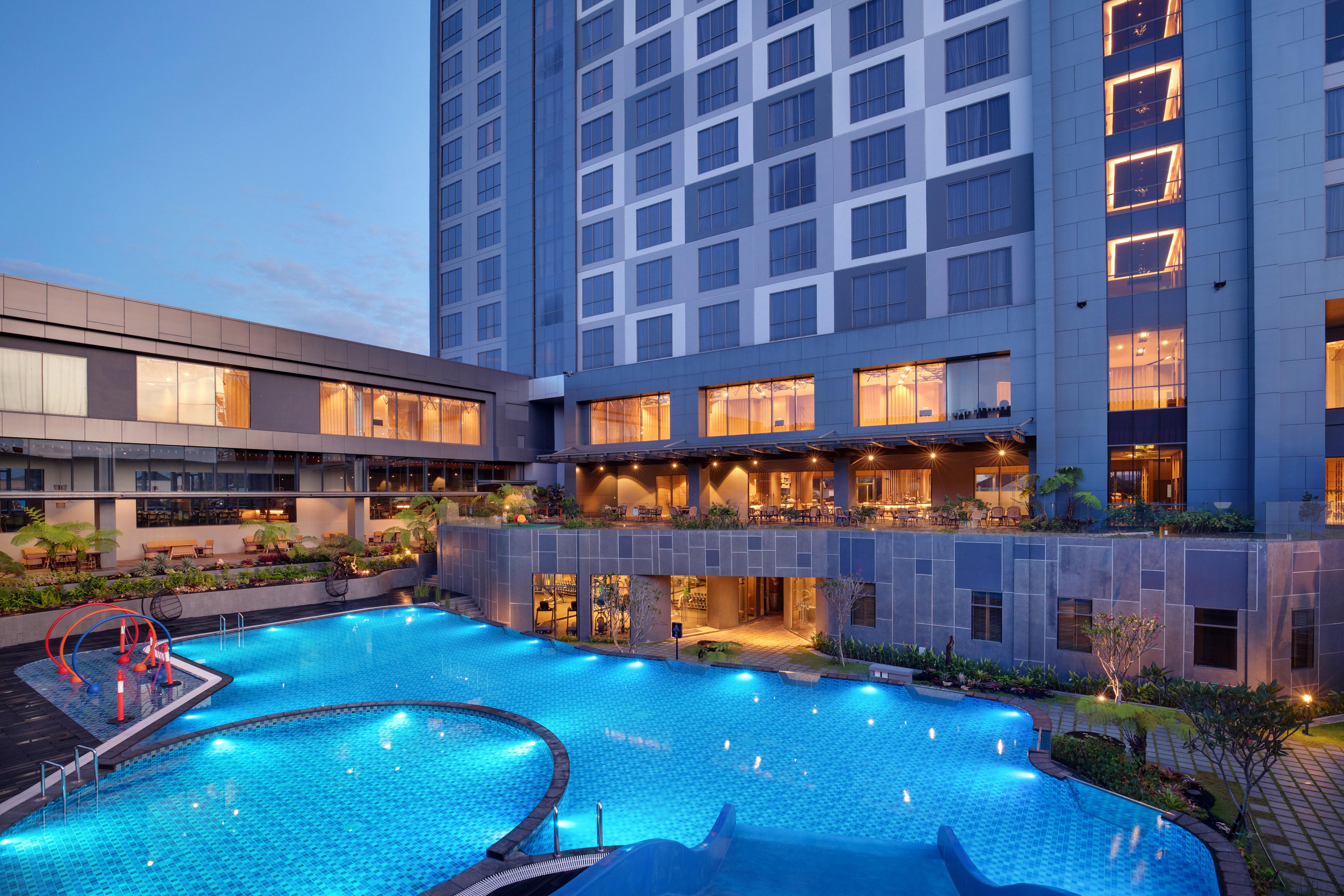 Grand Mercure Malang Exterior foto